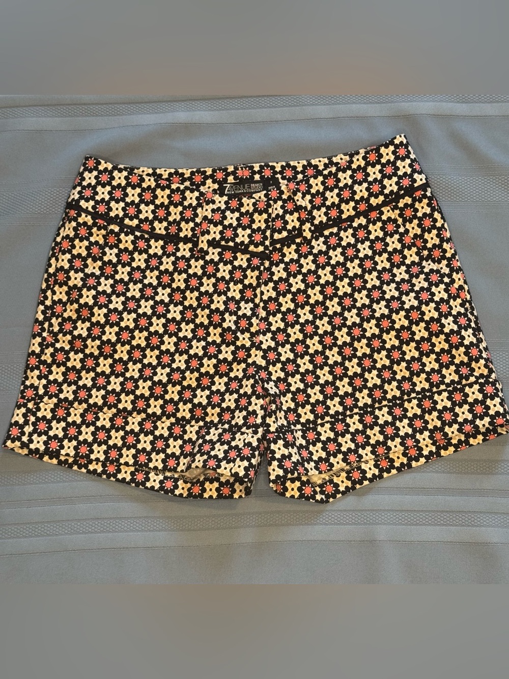 New York & Company Black Floral-Print High Waist Shorts with Coral Accents - Picture 1 of 6